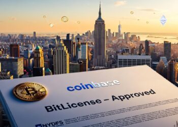 Vista de Nueva York con símbolos de criptomonedas flotando y un documento de aprobación regulatoria con una moneda de Bitcoin en primer plano.
