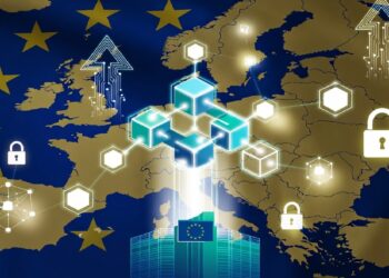 Mapa de Europa en azul con estrellas amarillas y cubos brillantes conectados, flechas ascendentes y candados que evocan redes digitales y protección de datos en la región.