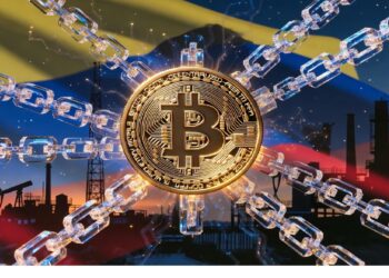 Símbolo dorado de Bitcoin rodeado de cadenas digitales transparentes frente a siluetas industriales y cielo con tonos de banderas, evocando vínculo entre cripto, energía y contexto geopolítico.