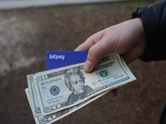 bitpay, suspensión, tarjeta de débito, visa, europa