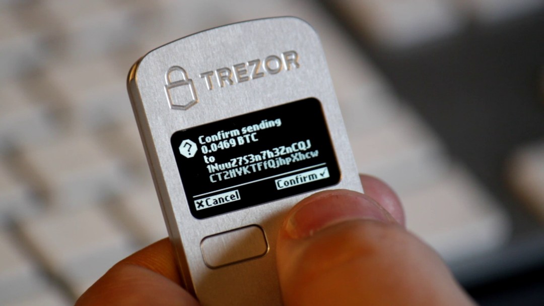 xem-nem-trezor-satoshilabs-cartera