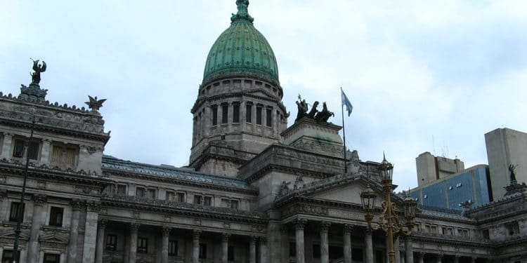 Ley-criptomonedas-estudiantes-Argentina