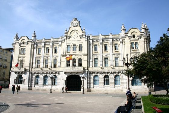 Santander evalúa viabilidad de redes blockchain en servicios públicos de España