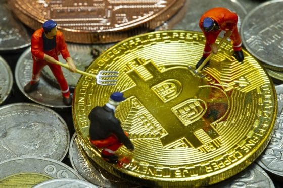 Mineros de criptomonedas prefieren a Bitcoin frente a sus bifurcaciones BCH y BSV