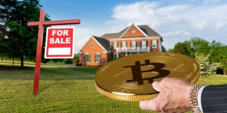 La compra de inmuebles con bitcoin es una tendencia en aumento en España. Images destacada por steheap/stock.adobe.com