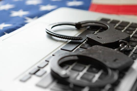 Riesgo de cárcel: hablar de criptomonedas con los enemigos de Estados Unidos