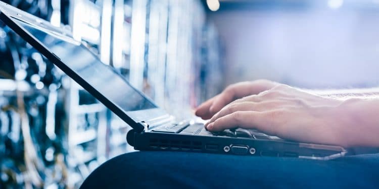 Dante Federighi propone la minería de bitcoin como alternativa para generar un flujo de dinero adicional. Fuente: photocreo/elements.envato.com