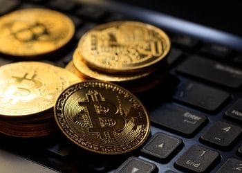 Las operaciones en LocalBitcoins en marzo de 2019 cayeron al mismo tiempo en varios países mientras Venezuela se quedaba sin energía eléctrica. Fuente: rawf8/elements.envato.com