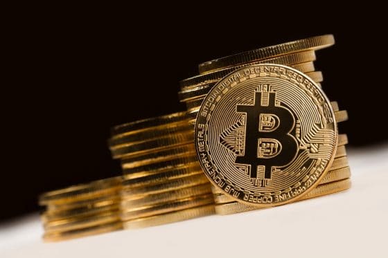 El precio de bitcoin avanzó más de 20% en la última semana