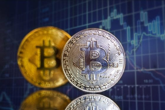 Bitcoin podría dejar de acompañar la caída de los mercados tradicionales, según analista