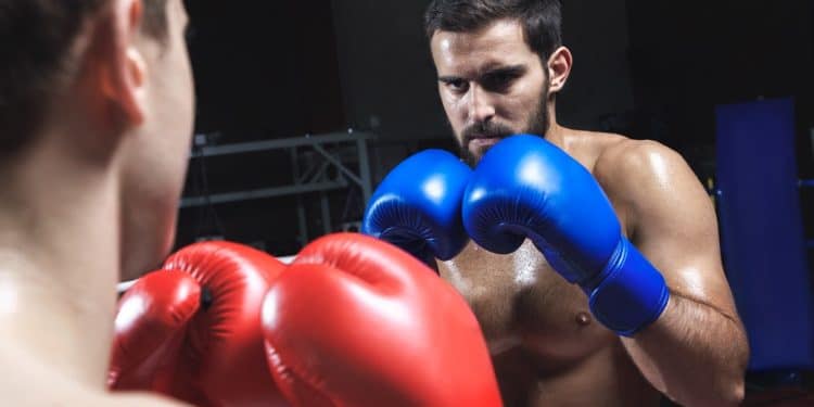 El usuario se enfrenta a la empresa y alega que sus fondos están retenidos sin fundamento. Fuente: Prostock-studio/elements.envato.com