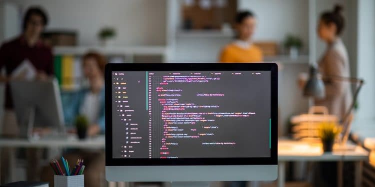 El subsidio se otorga con el fin de que el desarrollador continúe haciendo aportes al código de Bitcoin. Fuente: seventyfourimages/elements.envato.com