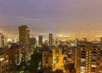 En la ciudad de Medellín se congregan un gran número de organizaciones de innovadores y emprendedores. Fuente: piccaya/elements.envato.com