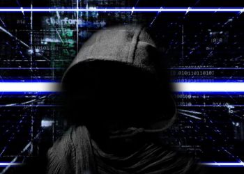 Hacker manejando códigos. Fuente: Pete Linforth /pixabay.com