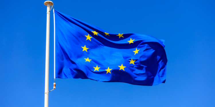 La bandera que representa a la Unión Europea. Fuente: rawf8/ Envato Elements.