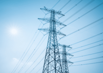 Torres de electricidad. Fuente: chuyu2014/ Envato Elements.