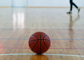 Una pelota de baloncesto. Fuente: perutskyy/ Envato Elements.