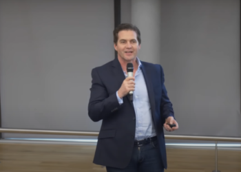 Craig Steven Wright, quien se ha identificado a sí mismo como el creador de Bitcoin. Fuente: Youtube.