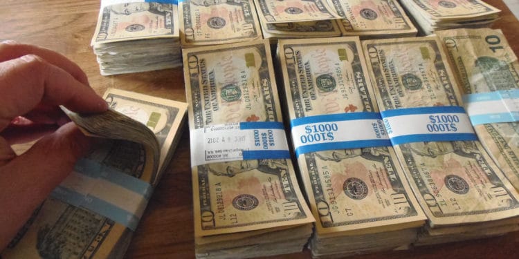 policía-Nueva-Zelanda-Confiscar-dinero