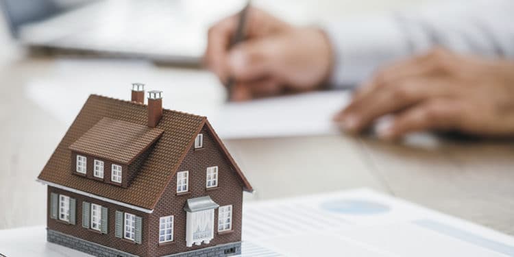 casas compra interes btc