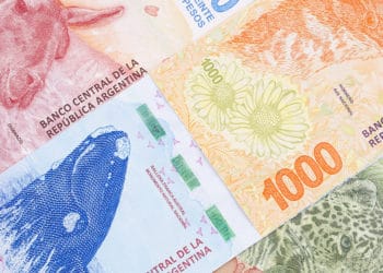 Acercamiento a billetes argentinos de diferente denominación. Fuente:   johan10 /  elements.envato.com