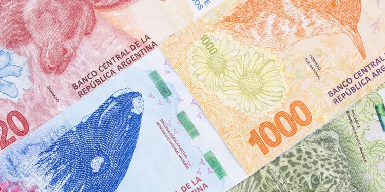 Acercamiento a billetes argentinos de diferente denominación. Fuente:   johan10 /  elements.envato.com