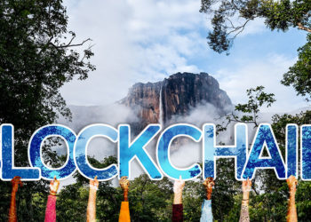 Manos sosteniendo letreto de blockchain con el Salto Angel de fondo. Composición por CriptoNoticias. rawpixel / Freepik.com; twenty20photos / elements.envato.com