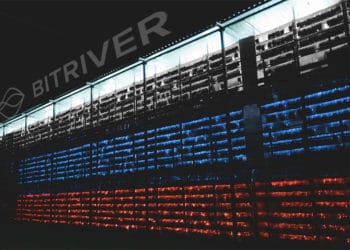 Mineros de Bitriver potenciados por energía hidroeléctrica. Composición por CriptoNoticias. Bitriver / Twitter.com; Slon.pics / Freepik.com; Bitriver / Twitter.com
