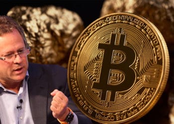 Rick Rieder junto a moneda de Bitcoin con piedras de oro en el fondo. Composición por CriptoNoticias. Rick Rieder / Twitter.com; serhiibobyk / elements.envato.com.
