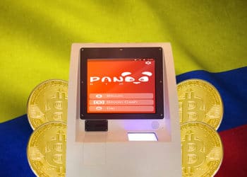 cajero de bitcoin de Panda BTM frente a bandera de Colombia. Composición por CriptoNoticias. wirestock / Freepik.com; PandaBTM / pandabtm.io; Steemit / steemit.com