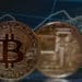 Moneda de Bitcoin con gráfico alcista y toro de fondo. Composición por CriptoNoticias. twenty20photos / elements.envato.com; @starline / Freepik.com; erika8213 / elements.envato.com