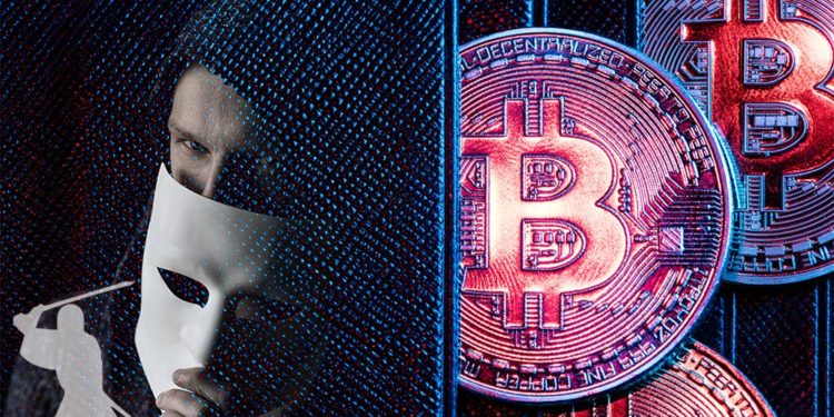 Monedas de Bitcoin en monedero con  hombre cubriendo su rostro con máscara y logo de Samourai Wallet. Composición por CriptoNoticias. Samourai Wallet / github.com; Sammy-Williams / Pixabay.com; photocreo / elements.envato.com