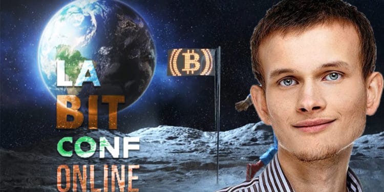 Vitalik Buterin frente a imágen de presentación de LaBitConf. Composición por CriptoNoticias. Lifespan / lifespan.io;  LaBitConf /  labitconf.com