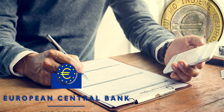 Logo del Banco Central Europeo sobre hombre contestando encuesta con moneda de Euro en el fondo. Composición por CriptoNoticias. michelangeloop / elements.envato.com; Banco Central Europeo / cde.ugr.e; Rawpixel / elements.envato.com.