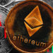 Moneda de Ethereum con gráfico alcista sobre criptomonedas. Composición por CriptoNoticias. jcomp / freepik.com; stevanovicigor / elements.envato.com.