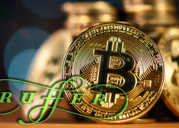 Logo de Ruffer sobre imagen de monedas de bitcoin. Composición por CriptoNoticias. Ruffer / ruffer.co.uk; stevanovicigor / elements.envato.com.