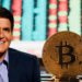 Mark Cuban junto a moneda de bitcoin sobre computadora con información del mercado en el fondo. Composición por CriptoNoticias. Texas Business Hall of Fame Foundation / texasbusiness.org; Panxunbin / elements.envato.com.