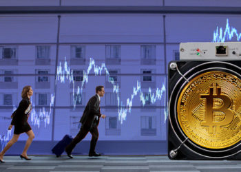 Empresarios corren hacia minero con moneda de bitcoin superpuesta y gráfico alcista en el fondo. Composición por CriptoNoticias. jcomp / freepik.com; ESchweitzer / elements.envato.com; feybk / piqsels.com; Mint_Images / elements.envato.com.