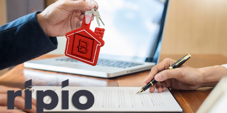 Hombre entrega llaves de empresa BitcoinTrade a mujer que firma documentos con logo de Ripio. Composición por CripotNoticias. twenty20photos / elements.envato.com; Bitcoin Trade / twitter.com; kenishirotie / elements.envato.com; Ripio / ripio.com.com.