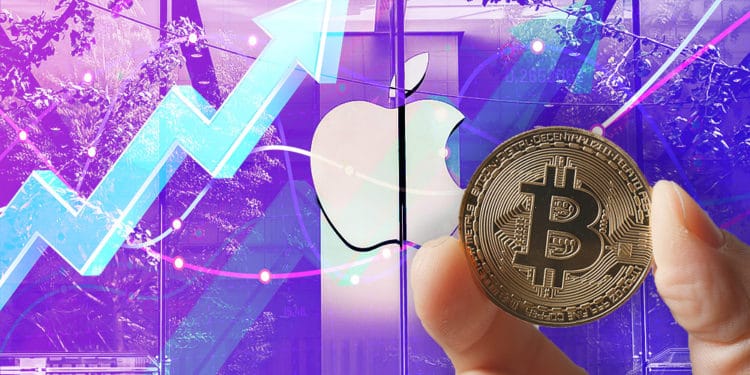 Hombre sostiene moneda de Bitcoin en frente de edificio de Apple con gráfico alcista superpuesto. Composición por CriptoNoticias. leungchopan / elements.envato.com; tartila / freepik.com; zhang kaiyv / pexels.com.