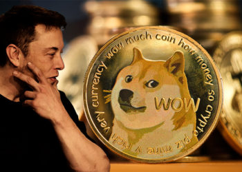 Elon Musk junto a moneda de Dogecoin en frente de monedas de Bitcoin. Composición por CriptoNoticias. jirkaejc / elements.envato.com; Daniel Oberhaus / flickr.com; stevanovicigor / elements.envato.com.