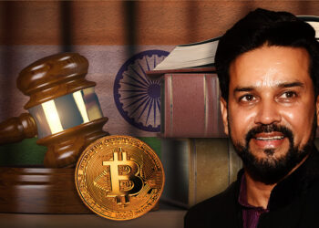 Anurag Thakur junto a moneda de Bitcoin en escritorio legal con bandera de la India en el fondo. Composición por CriptoNoticias.  LightFieldStudios / elements.envato.com; maxxyustas / elements.envato.com; twenty20photos / elements.envato.com; Ministry of Finance / wikipedia.org.