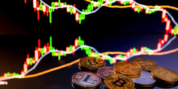 Criptomonedas y gráfico. Fuentes:  antonpetrus  /  elements.envato.com .