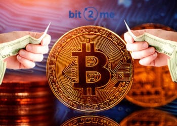 Bitcoin con manos ofreciendo dólares y logo de Bit2me.