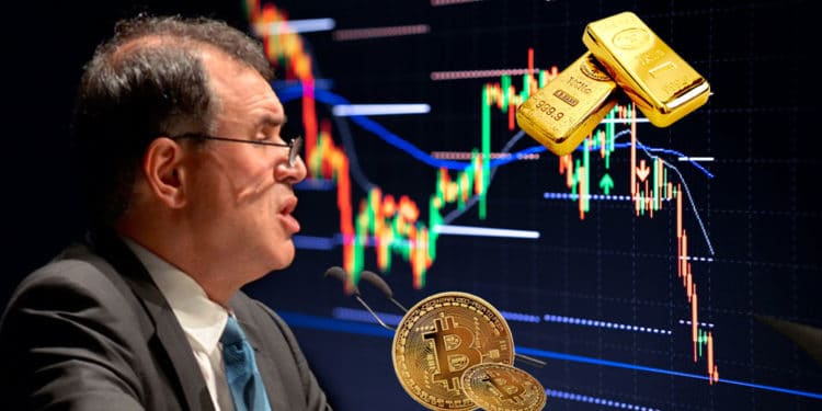 Roubini y gráfico con lingotes de oro arriba y bitcoins abajo.