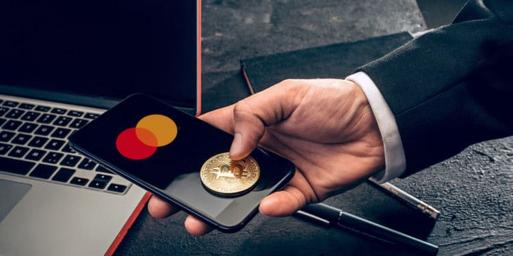 La alianza de Mastercard y las 3 empresas de la región Asia-Pacífico, permitirá emitir tarjetas prepagas recargables en criptomonedas. Fuente: Fuentes:  master  /  elements.envato.com  ;  mastercard /  mastercard.com.ar .