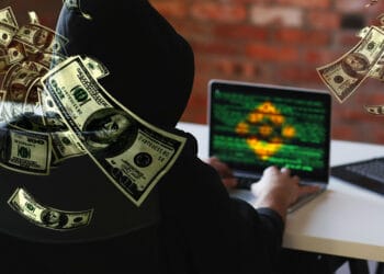 Binance y hacker con dólares.