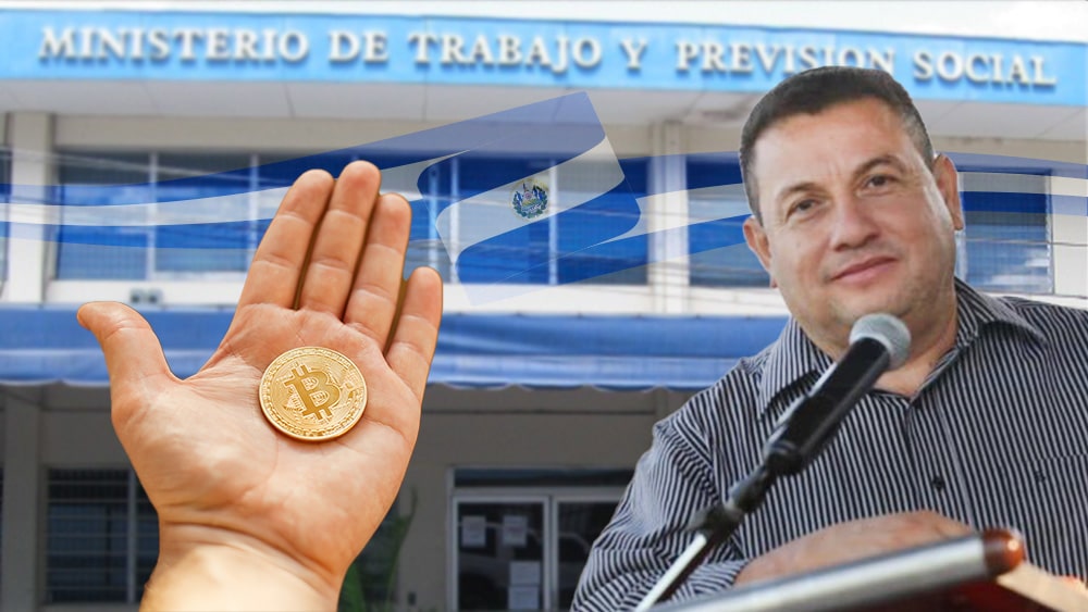 Ministro de trabajo El Salvador con bitcoin y ministerio al fondo.