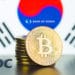 Bitcoins con bandera de Corea del Sur y logo del Bank of Korea, a un lado letras CBDC.