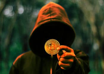 estatua bitcoin satoshi nakamoto hungria